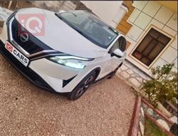 نيسان قاشقاي